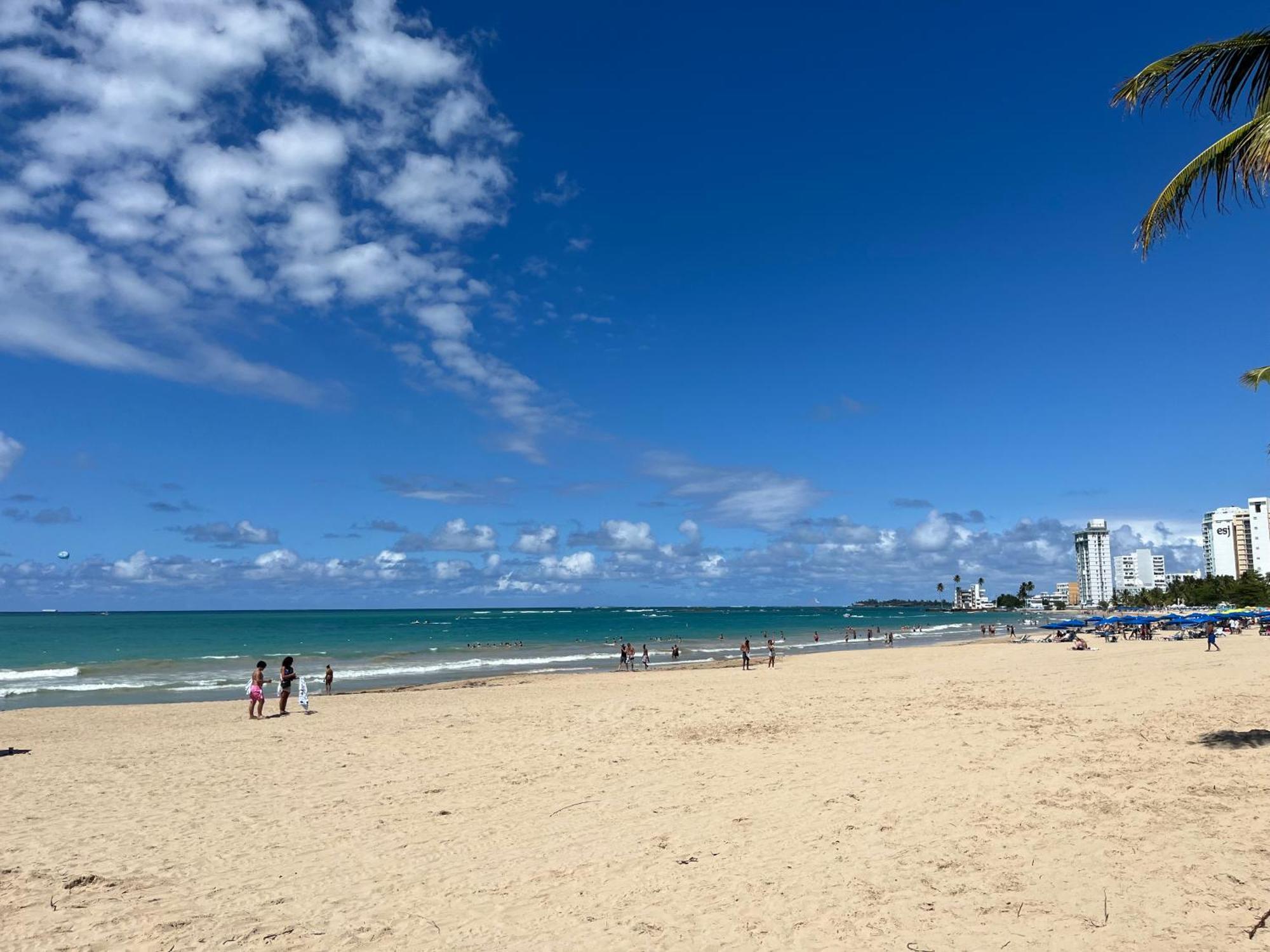 Posada Centric Studio Isla Verde Сан Хуан Екстериор снимка