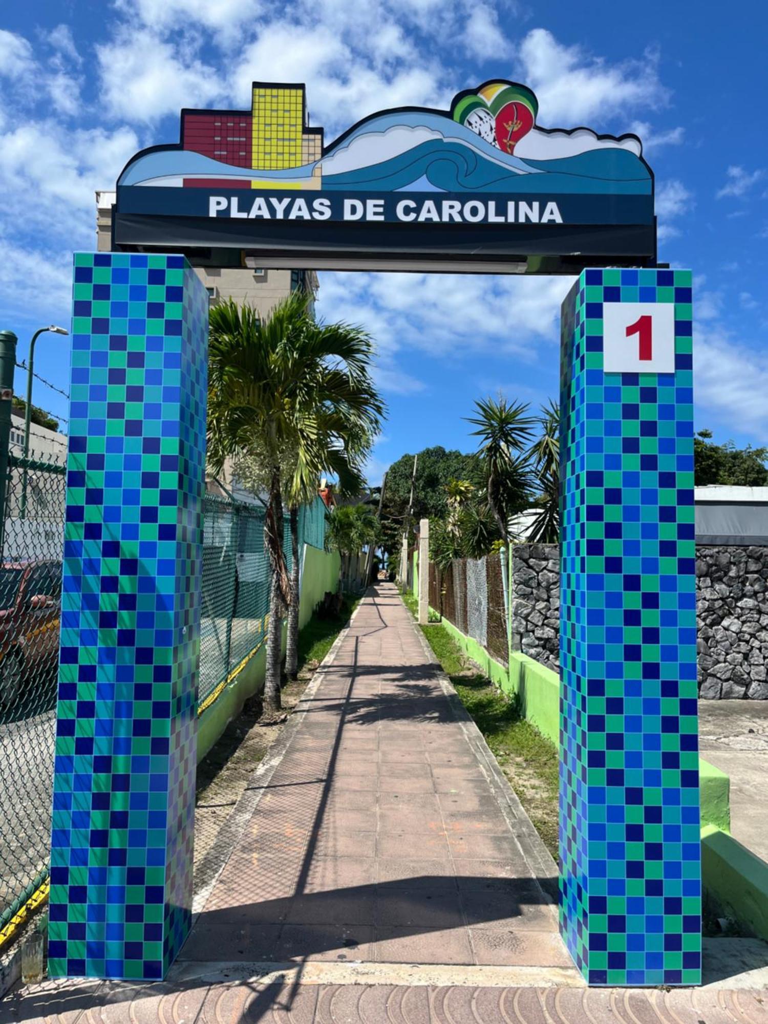 Posada Centric Studio Isla Verde Сан Хуан Екстериор снимка