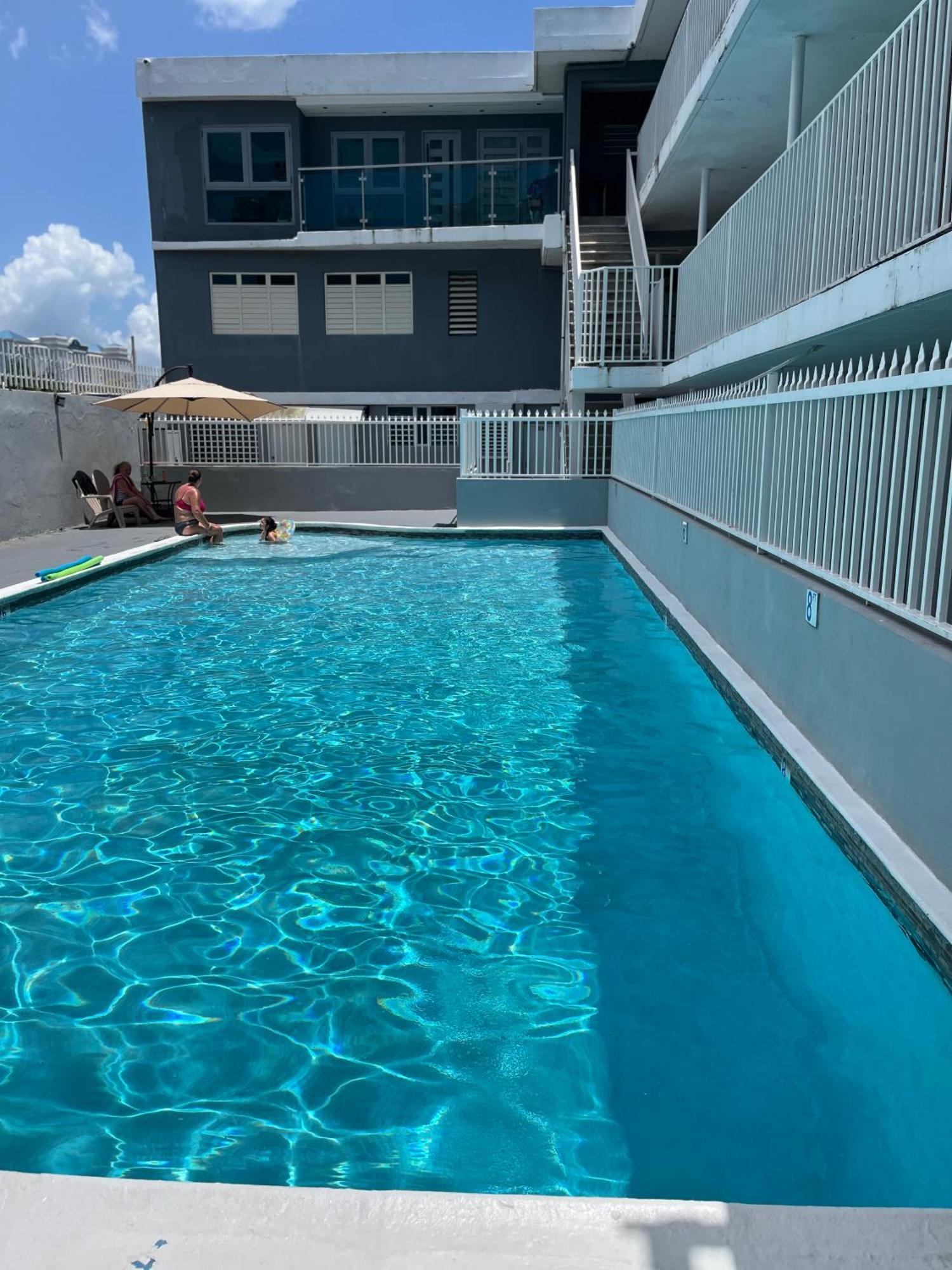 Posada Centric Studio Isla Verde Сан Хуан Екстериор снимка