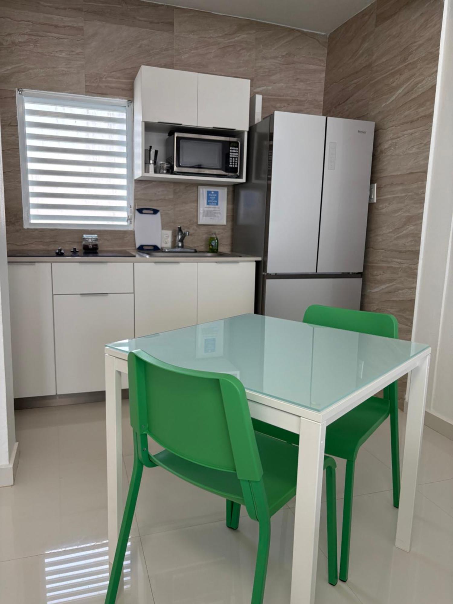 Posada Centric Studio Isla Verde Сан Хуан Екстериор снимка